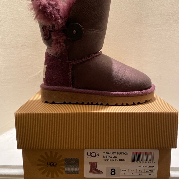 AUTHENTIC UGG ‘Bailey Button Metallic’ boot w/box - Picture 5 of 6